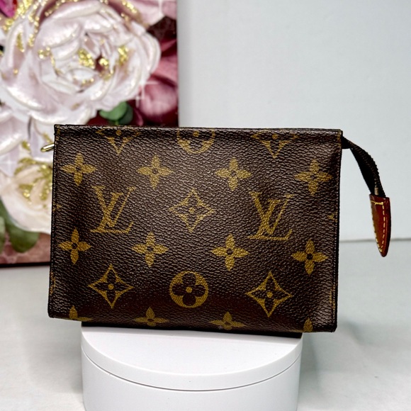 Louis Vuitton Monogram Cosmetics Pouch - Picture 1 of 10